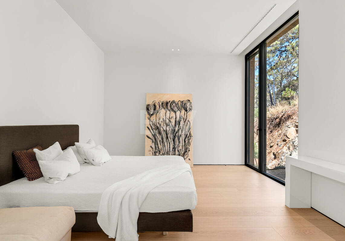 Joya arquitectónica con tecnología avanzada privacidad total y vistas panorámicas