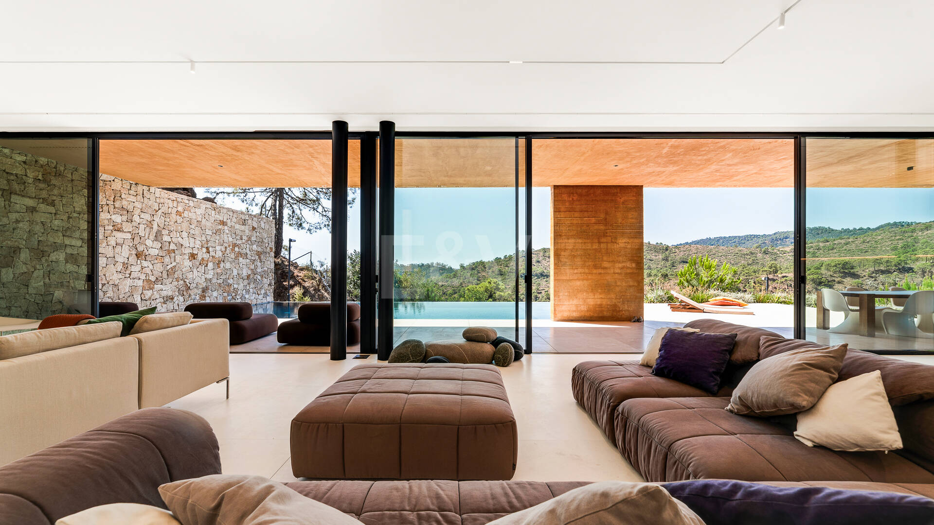 Architektonisches Meisterwerk mit modernster Technik voller Privatsphäre und Panoramablick