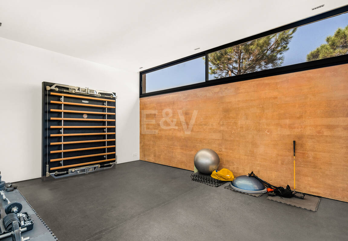 Architektonisches Meisterwerk mit modernster Technik voller Privatsphäre und Panoramablick