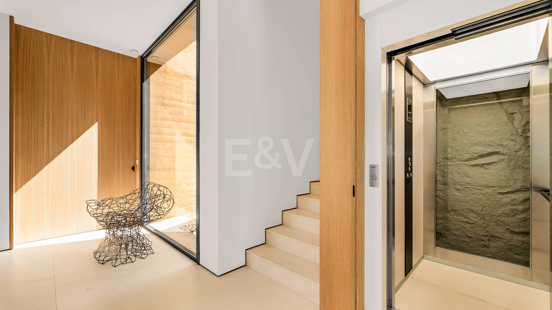 Architektonisches Meisterwerk mit modernster Technik voller Privatsphäre und Panoramablick