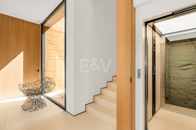 Architektonisches Meisterwerk mit modernster Technik voller Privatsphäre und Panoramablick