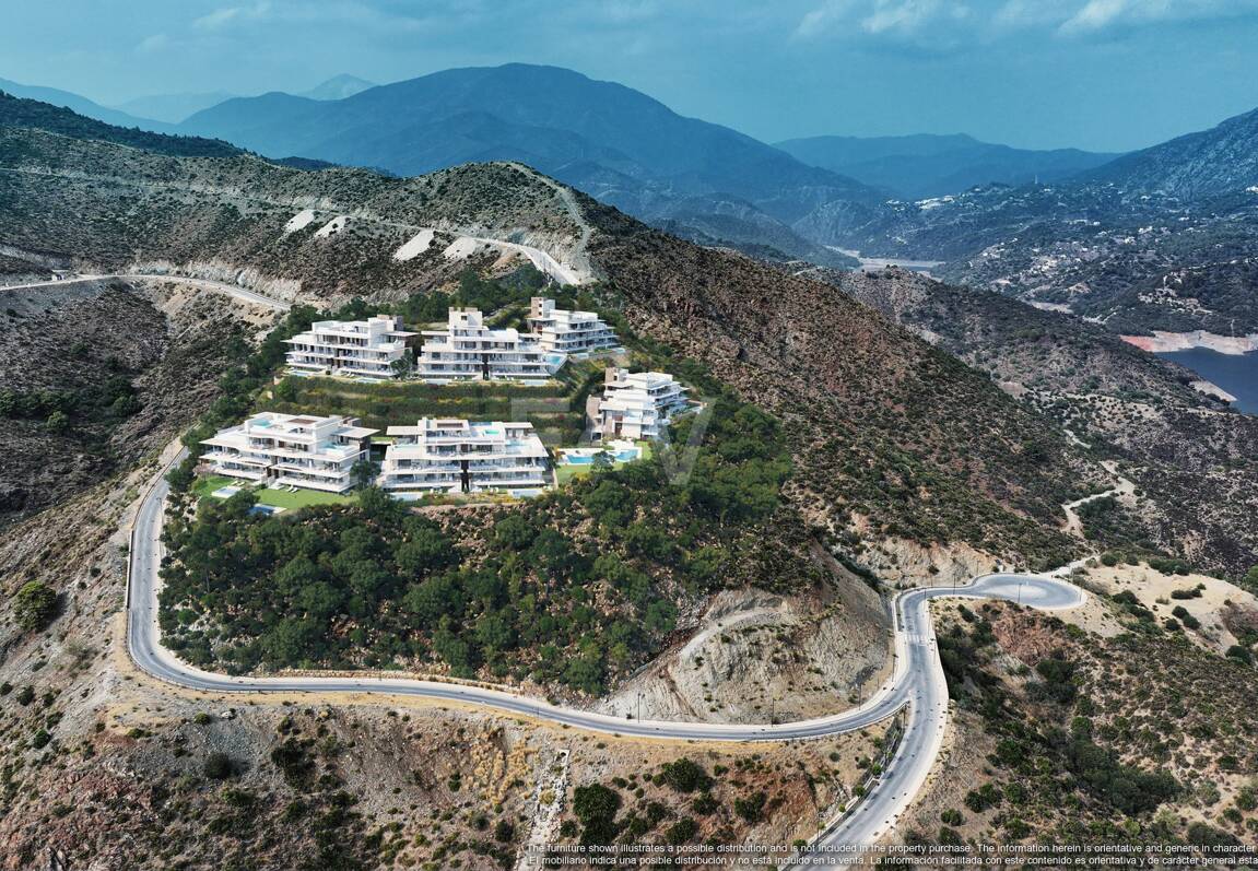 Großzügiges Luxusapartment mit Terrassenpool und Atemberaubendem Ausblick