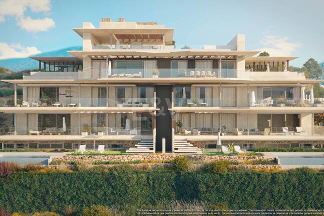 Super-Gartenwohnung mit privatem Pool und Panorama­blick auf Meer, Berge und See