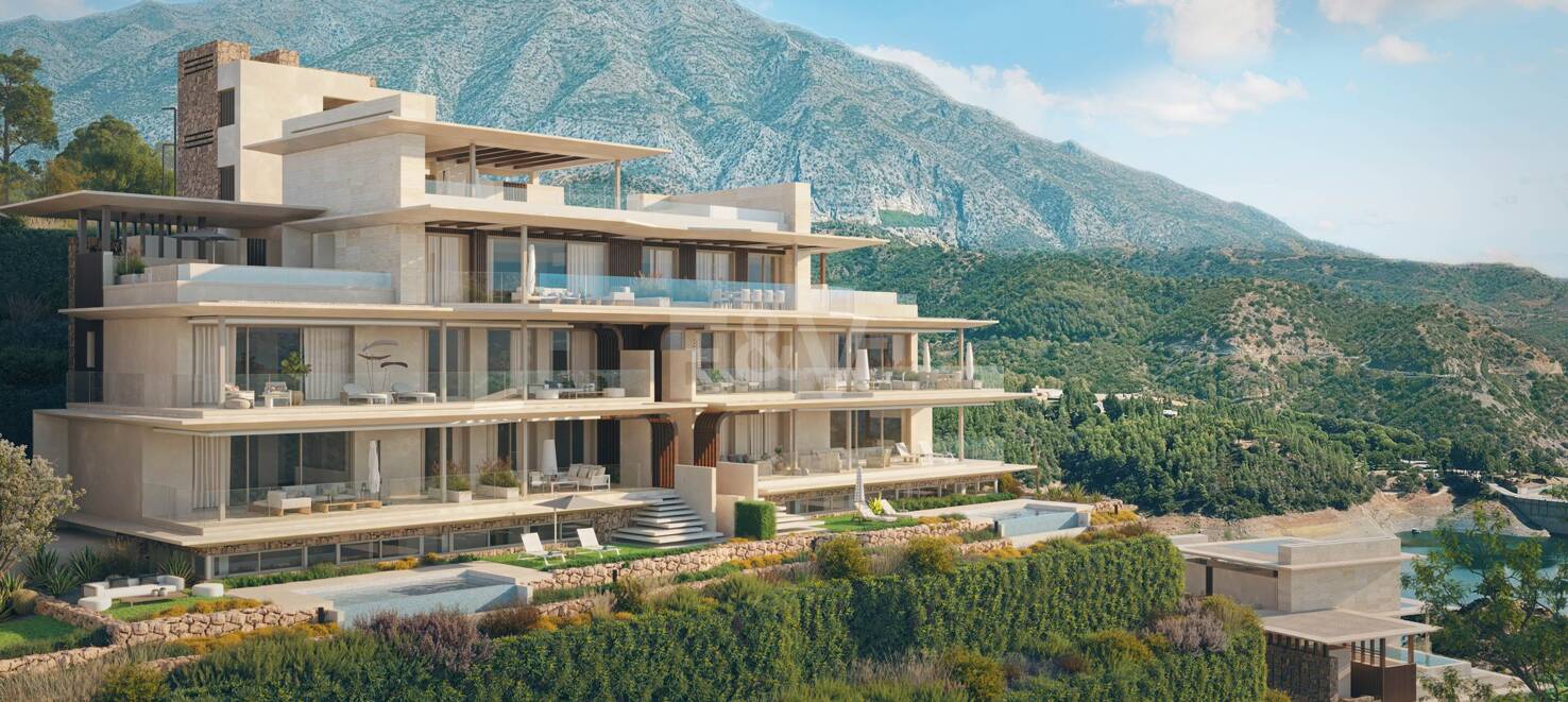 Super Garden Apartment with Private Pool and Panoramic Sea, Mountain and Lake Views