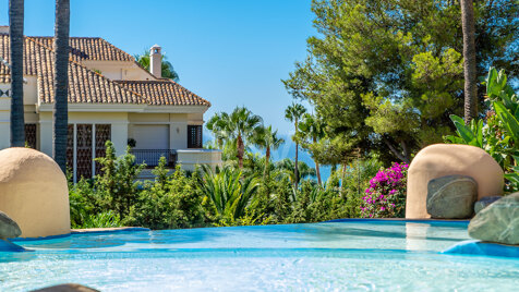 Apartment with an exceptional view available from September to July