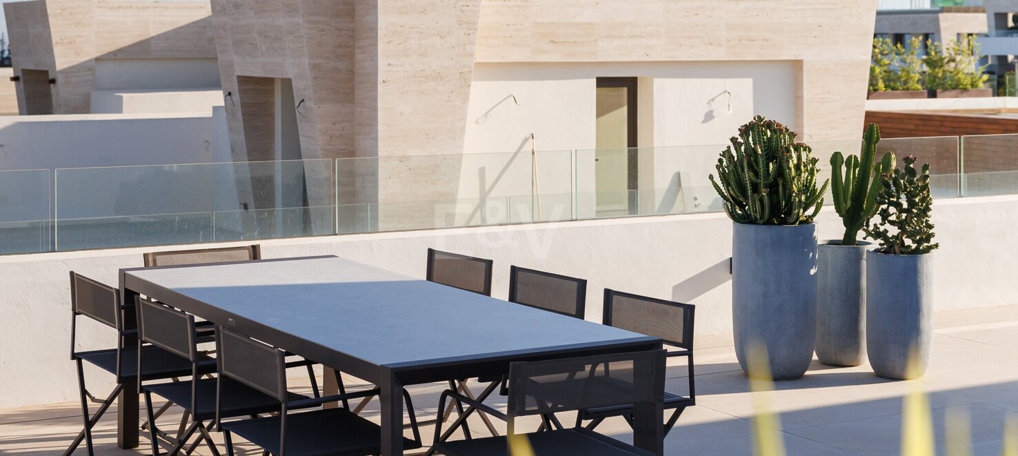 Sophisticated Penthouse with Panoramic Views in Epic by Fendi Casa Marbella