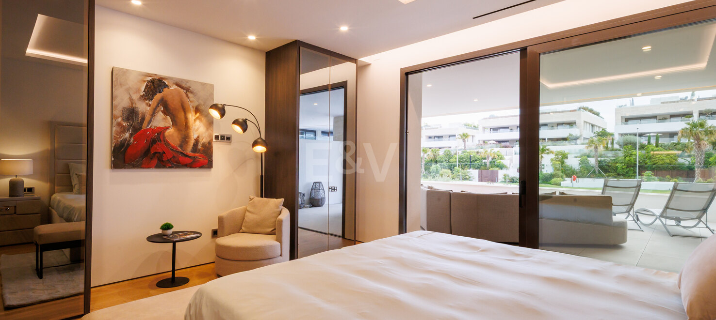 Sophisticated Penthouse with Panoramic Views in Epic by Fendi Casa Marbella