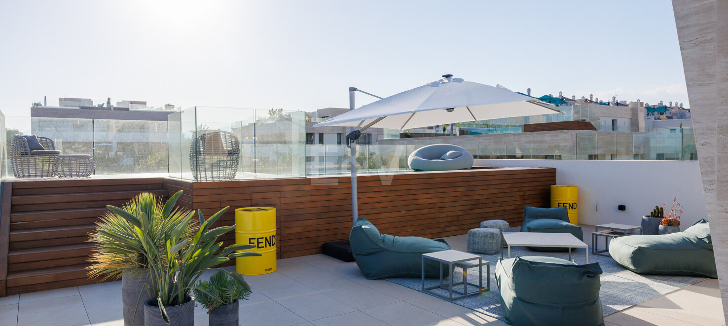 Sophisticated Penthouse with Panoramic Views in Epic by Fendi Casa Marbella