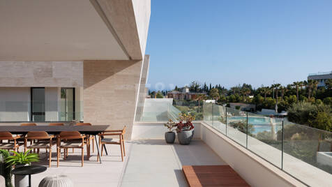 Stilvolles Penthouse mit Panoramablick in Epic by Fendi Casa Marbella