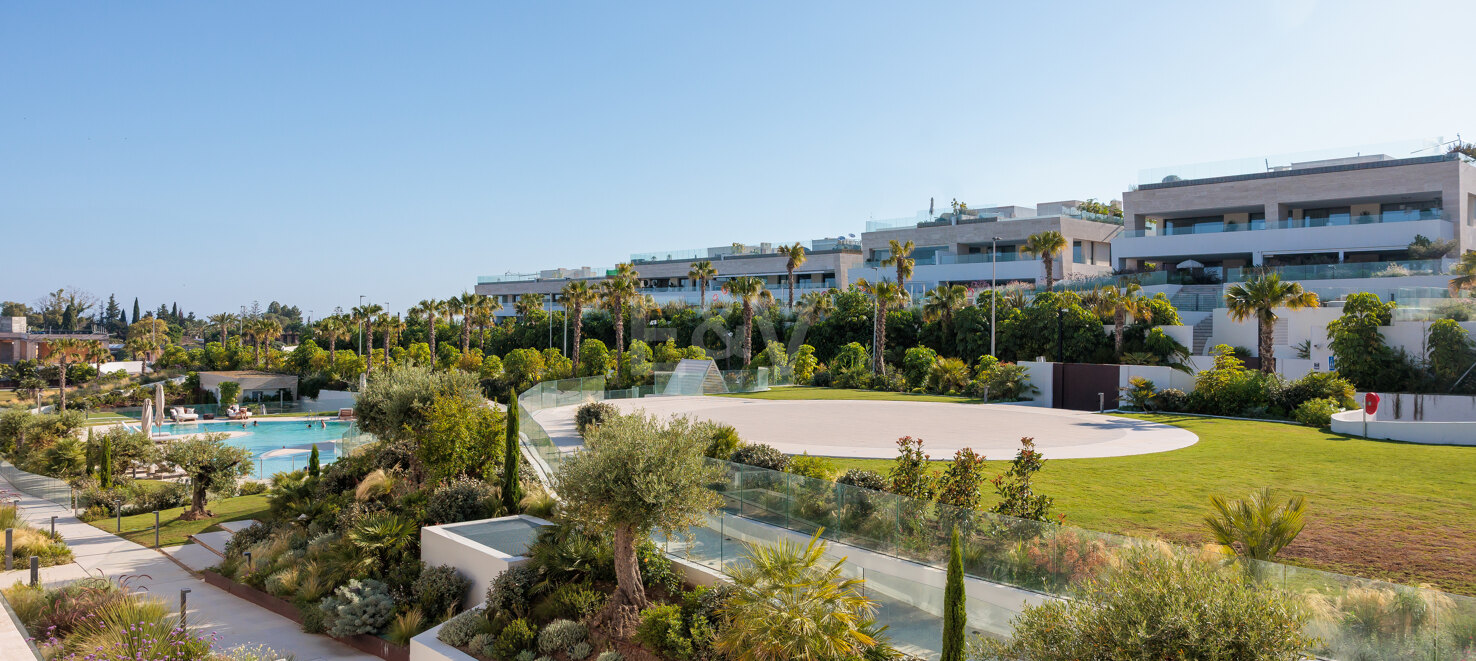 Sophisticated Penthouse with Panoramic Views in Epic by Fendi Casa Marbella