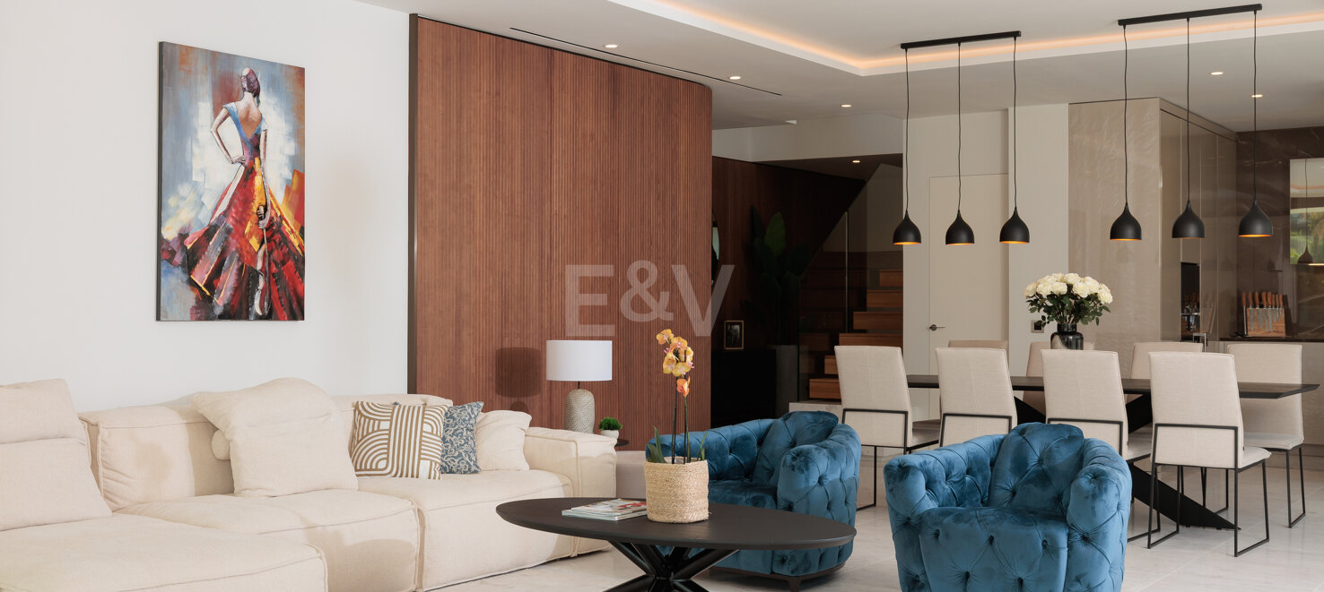 Sophisticated Penthouse with Panoramic Views in Epic by Fendi Casa Marbella
