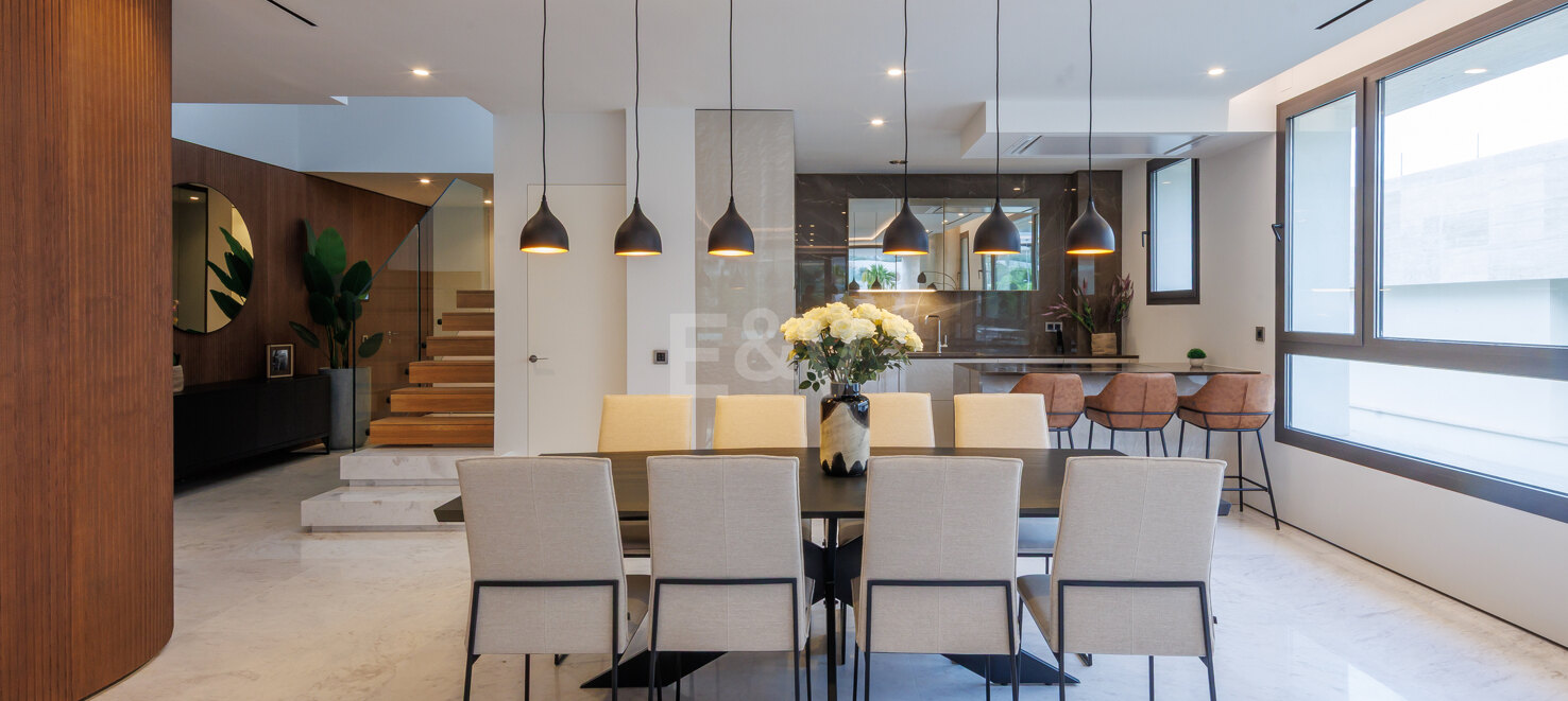 Sophisticated Penthouse with Panoramic Views in Epic by Fendi Casa Marbella