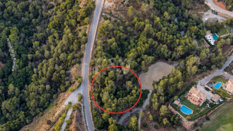 Plot in Prestigious Gated Community Set in Golf Course Urbanisation