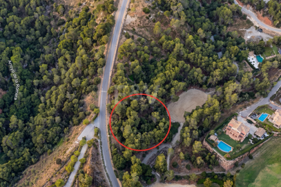 Plot in Prestigious Gated Community Set in Golf Course Urbanisation