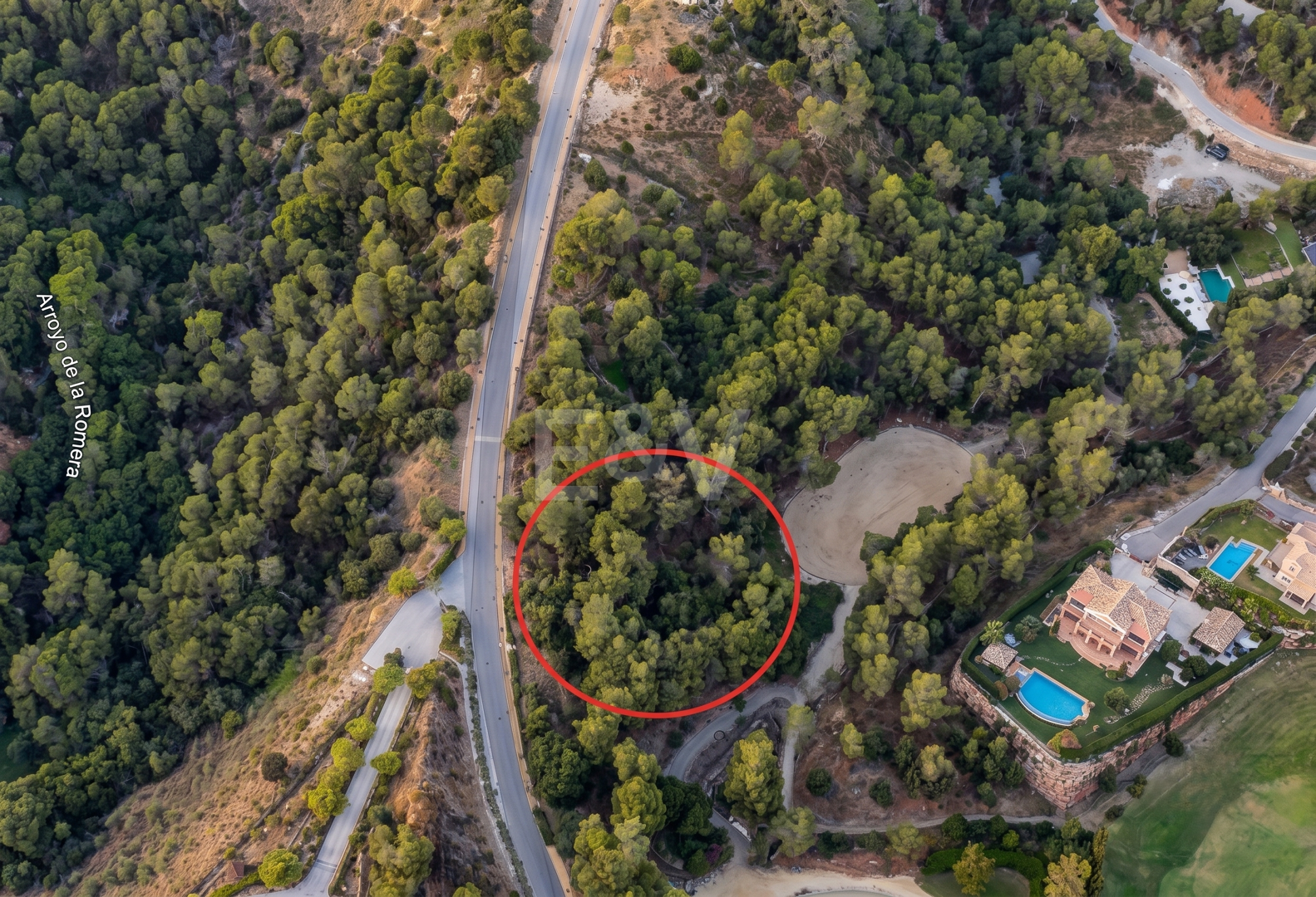 Plot in Prestigious Gated Community Set in Golf Course Urbanisation