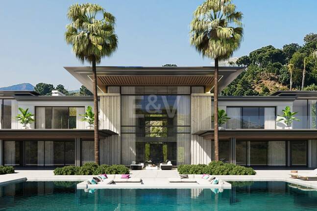 Plot in Prestigious Gated Community Set in Golf Course Urbanisation