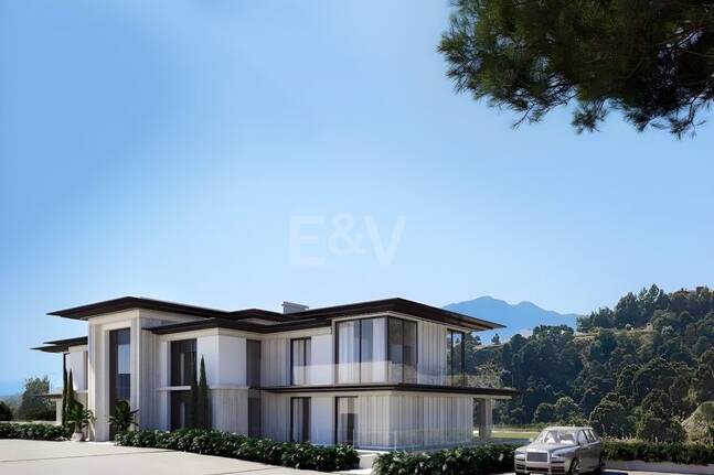 Plot in Prestigious Gated Community Set in Golf Course Urbanisation