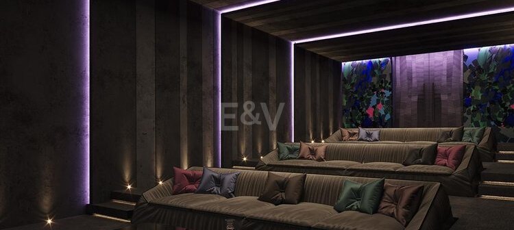 Frontline Golf Villa with Stunning Green Views