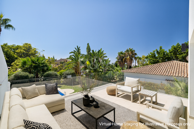 Villa elegante con piscina, jardín tropical y atractivo urbano