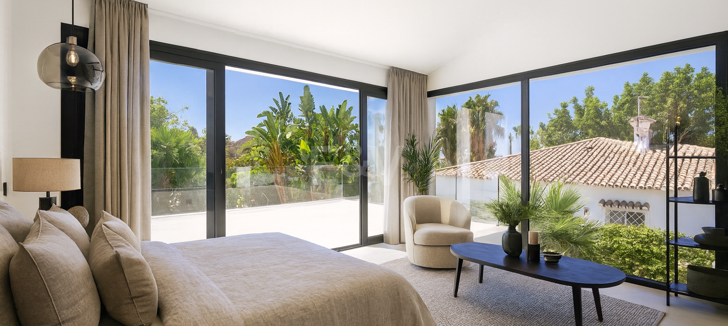 Stylish Villa with Pool, Tropical Garden & Urban Appeal