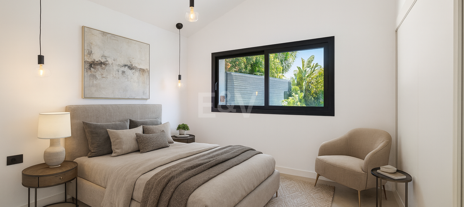 Stylish Villa with Pool, Tropical Garden & Urban Appeal