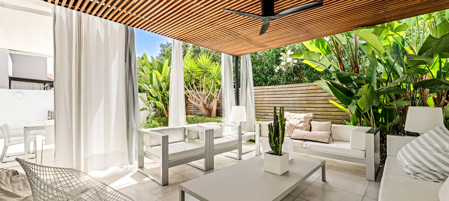 Refined Townhouse for the Perfect Beachside Life