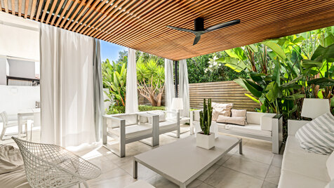 Refined Townhouse for the Perfect Beachside Life