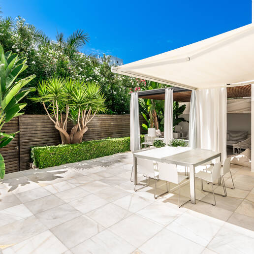 Refined Townhouse for the Perfect Beachside Life