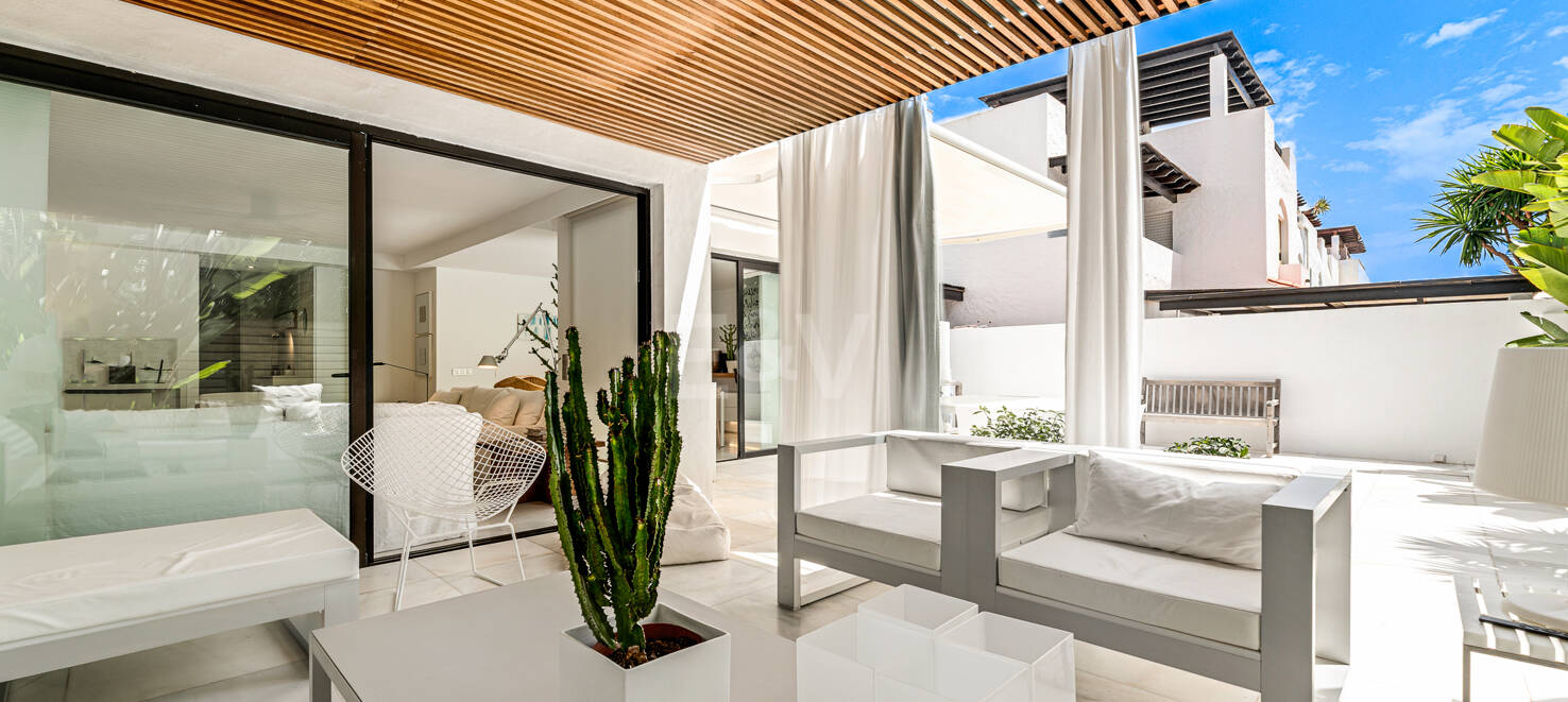 Refined Townhouse for the Perfect Beachside Life