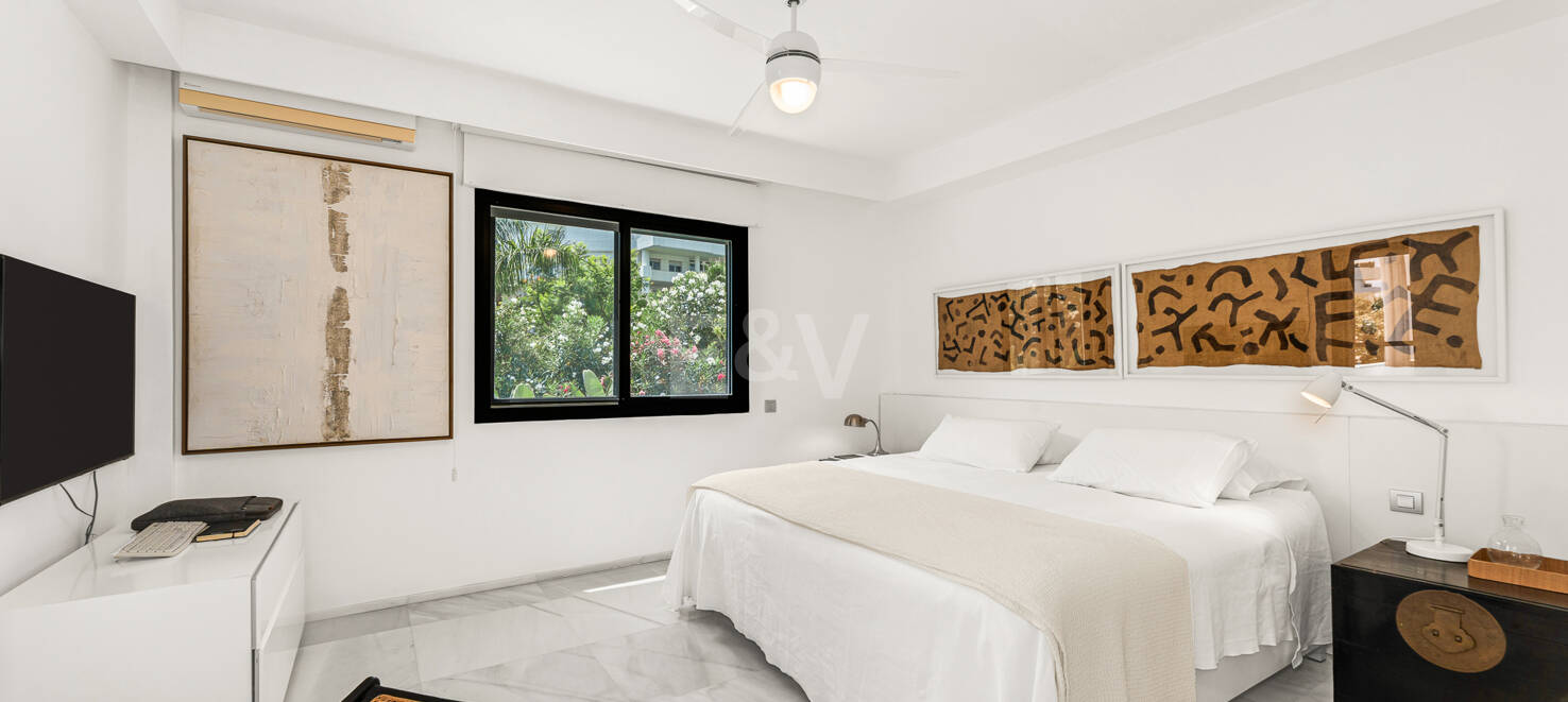 Refined Townhouse for the Perfect Beachside Life