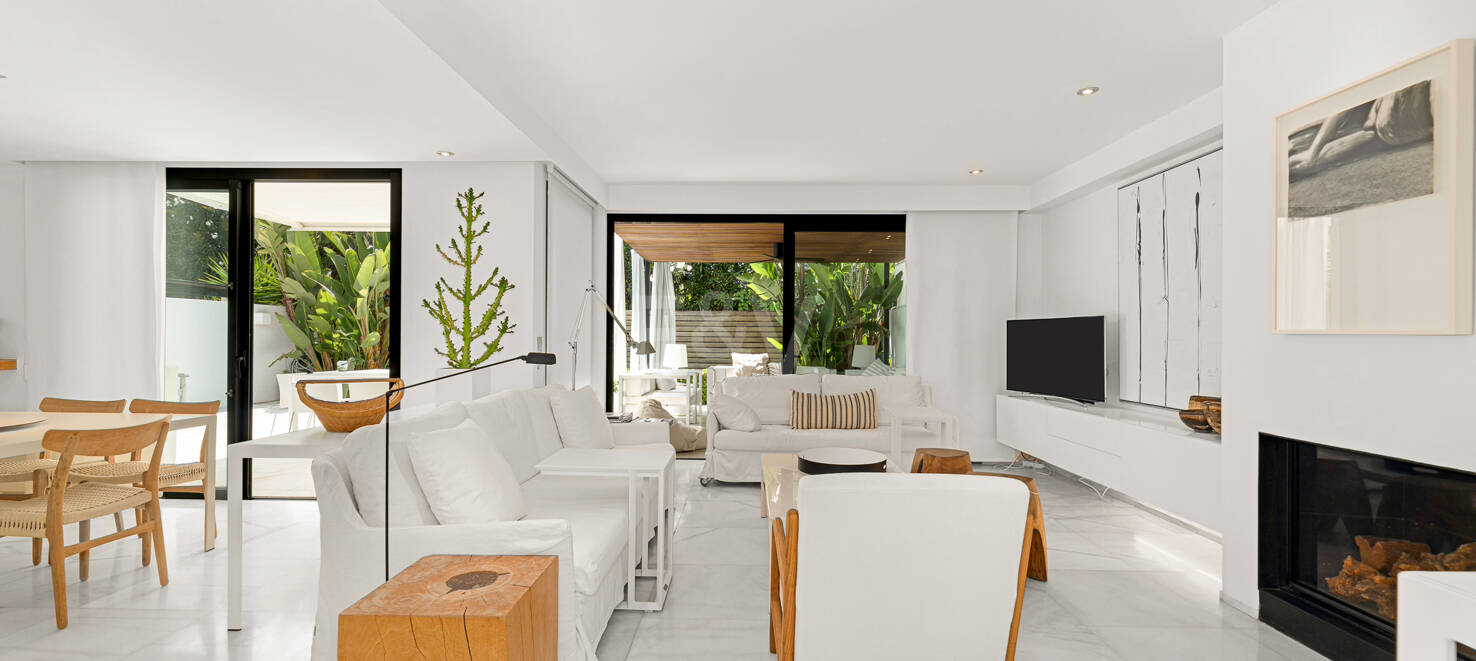 Refined Townhouse for the Perfect Beachside Life