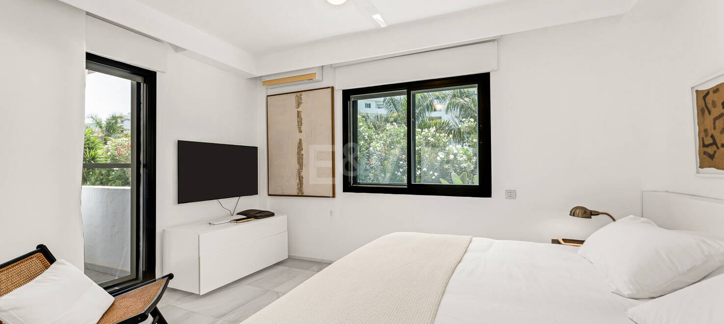 Refined Townhouse for the Perfect Beachside Life