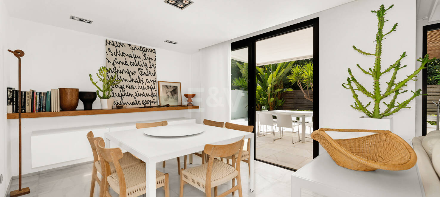 Refined Townhouse for the Perfect Beachside Life