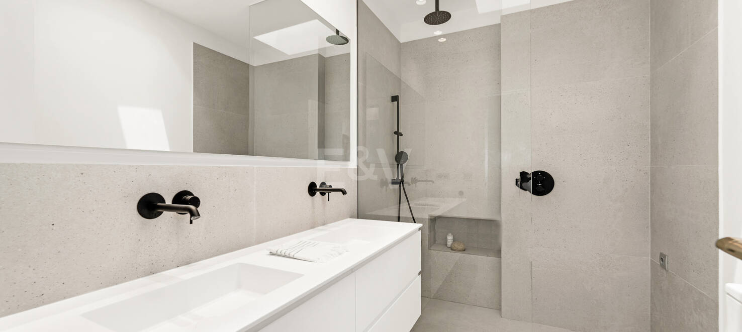 Refined Townhouse for the Perfect Beachside Life