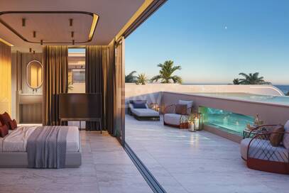 Ático Dúplex de 3 Dormitorios con Piscina Privada y Solárium Panorámico junto a Puente Romano