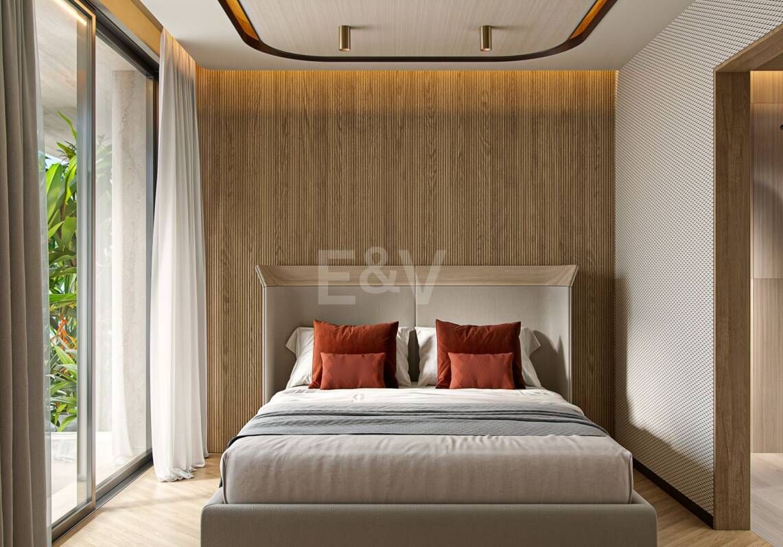 Ático Dúplex de 3 Dormitorios con Piscina Privada y Solárium Panorámico junto a Puente Romano