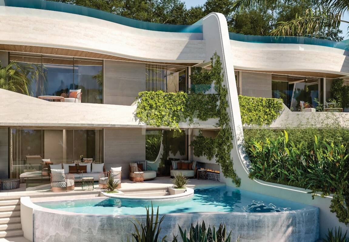 Iconic 3 Bedroom Penthouse with Rooftop Pool and Panoramic Solarium by Puente Romano