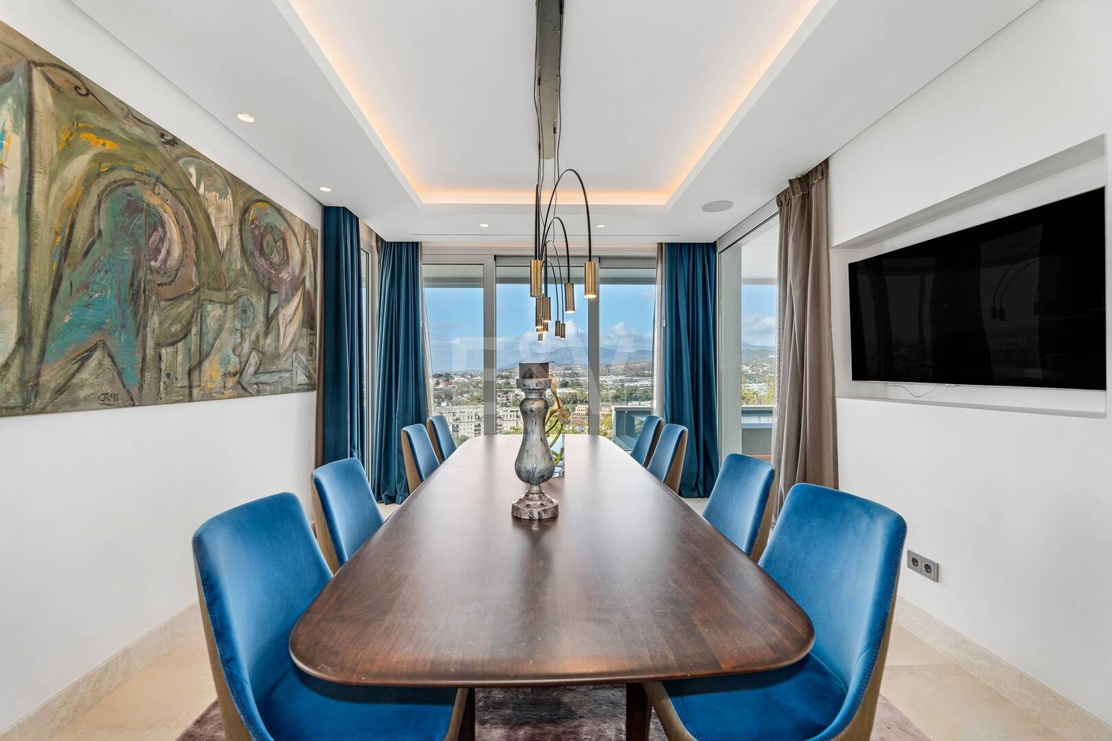 Exklusive, neu erbaute Villa mit zwei Pools und freiem Blick auf die Küste