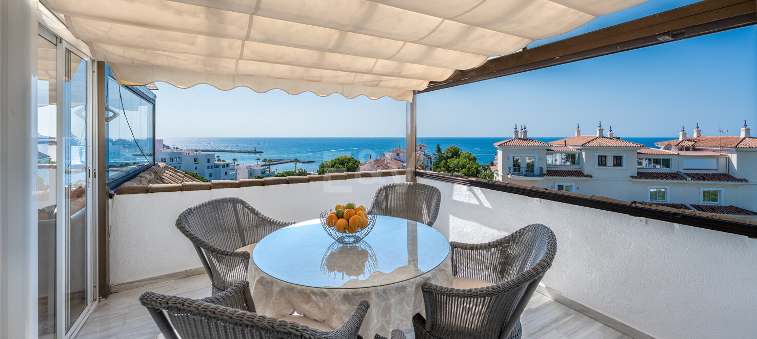 Beeindruckendes Penthouse mit 3 Schlafzimmern für Langzeitmiete in Medina Garden, Puerto Banús verfügbar.