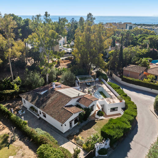 Andalusian Home with Potential in La Merced