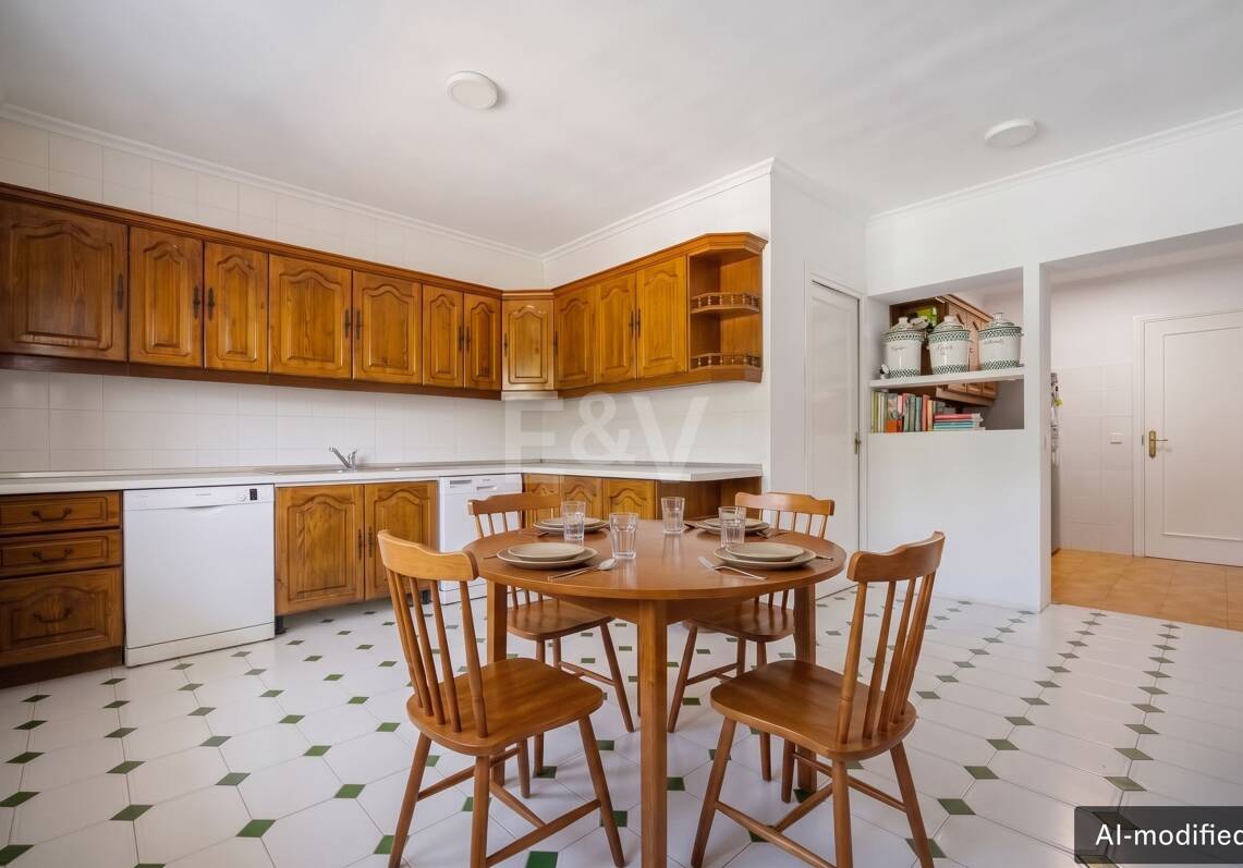 Andalusian Home with Potential in La Merced