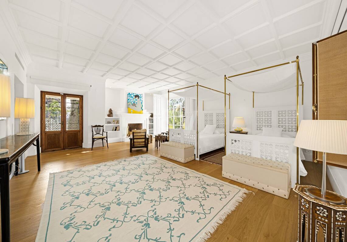 Villa de luxe exclusive en Sierra Blanca avec architecture coloniale et vue mer Méditerranée