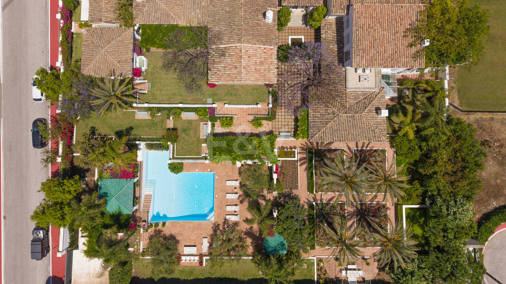 Timeless Marbella Colonial Villa in Sierra Blanca with Panoramic Sea Views