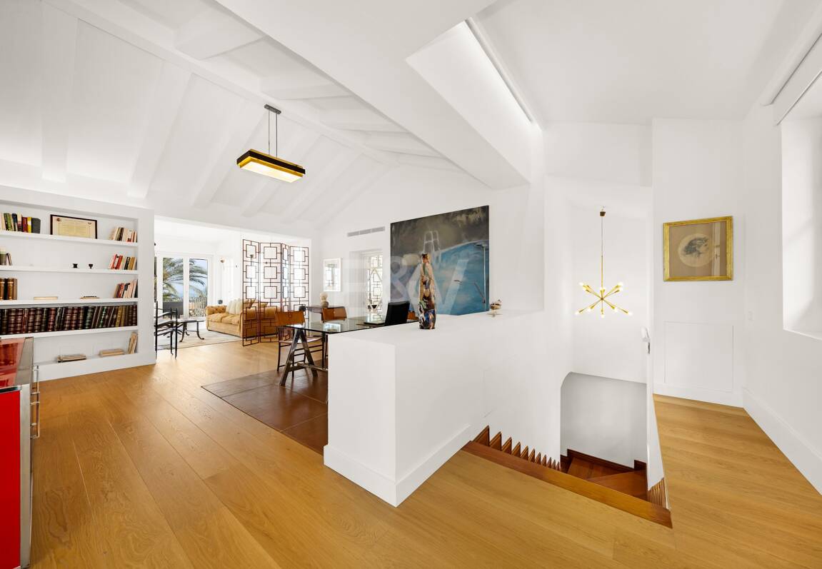 Exclusiva villa de lujo en Sierra Blanca con arquitectura colonial y vistas al mar Mediterráneo