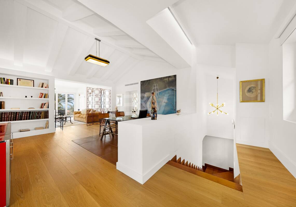 Villa de luxe exclusive en Sierra Blanca avec architecture coloniale et vue mer Méditerranée