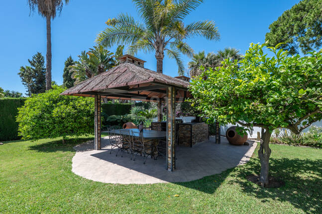 Encantadora villa mediterránea en La Carolina a poca distancia de Marbella Club y la playa