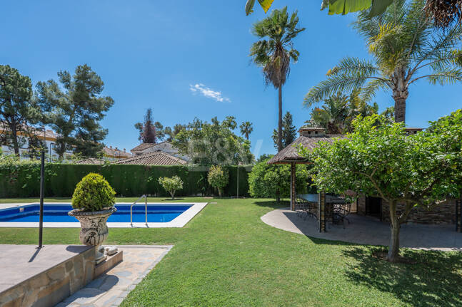 Encantadora villa mediterránea en La Carolina a poca distancia de Marbella Club y la playa