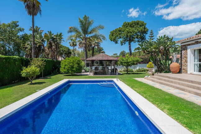 Encantadora villa mediterránea en La Carolina a poca distancia de Marbella Club y la playa