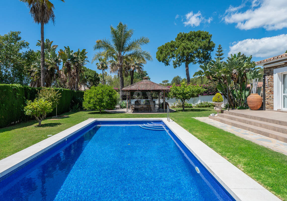 Villa Méditerranéenne de charme à La Carolina Distance de marche de Marbella Club & la plage