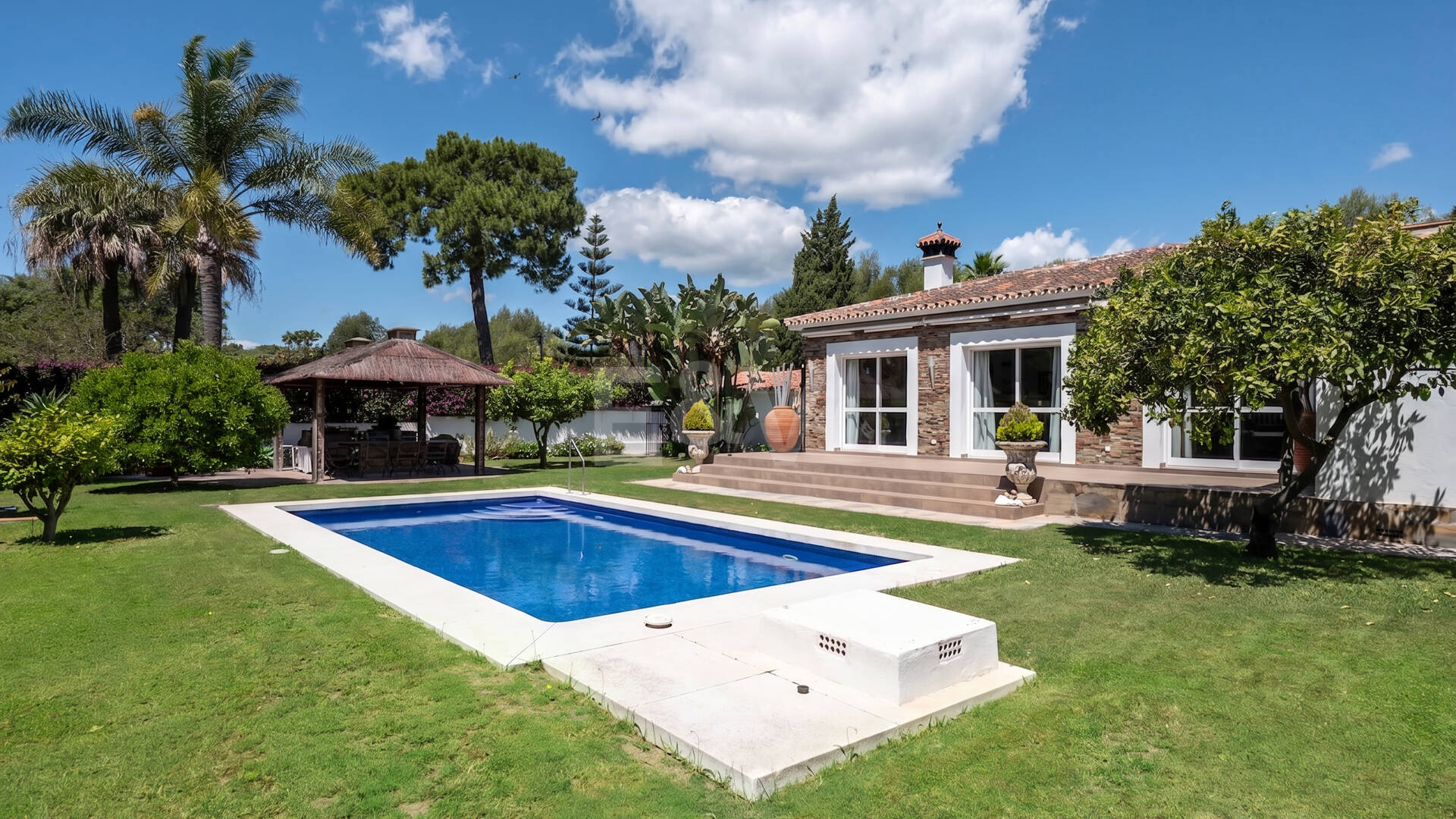 Encantadora villa mediterránea en La Carolina a poca distancia de Marbella Club y la playa